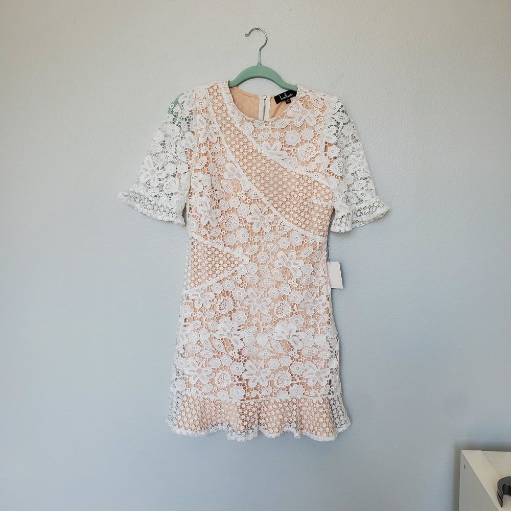 Lulu's white floral lace dress
